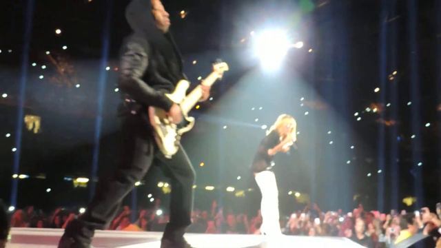 Man Down - Rihanna Diamonds World Tour Cardiff UK 2013 смотреть онлайн