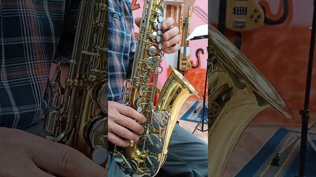 Yamaha 26 alto saxophone смотреть онлайн