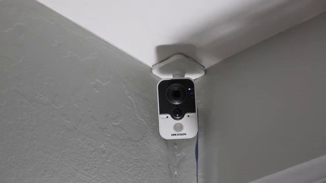Hikvison DS 2CD2432F IW Review смотреть онлайн