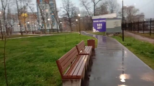 вечерняя прогулка в дождь ?☔?.mp4 смотреть онлайн