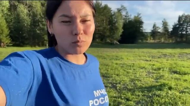 ПЛАКАТЬ ХОЧЕТСЯ ОТ ТАКОГО СЕНА! ПРОДОЛЖАЕМ ЛЕЧИТЬ НОГУ КОРОВЕ! смотреть онлайн