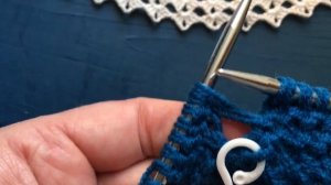 Как Вяжу Петли для пуговиц на планке платочной вязки  Спицами