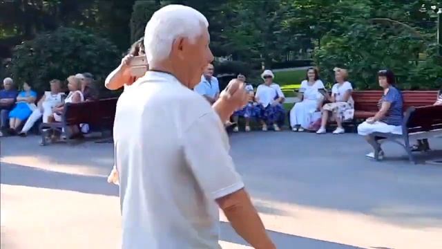 ЛЮБИ МЕНЯ,МЕНЯ ЛЮБИ!!!ЯРКИЕ МОМЕНТІ,ПАРК ГОРЬКОГО,ХАРЬКОВ!!! смотреть онлайн