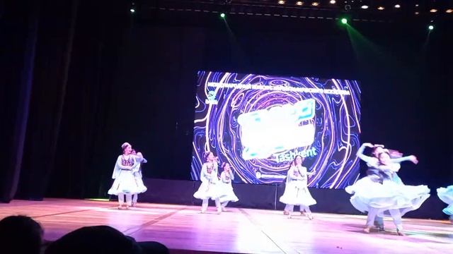 Красивый узбекский танец смотреть онлайн
