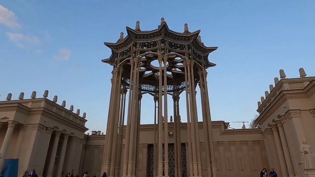 Exploring the biggest park ?️ in Russia in Moscow смотреть онлайн