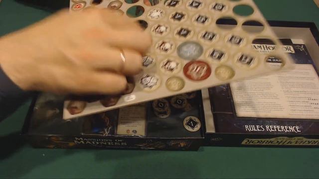Arkham Horror: The Card Game - распаковка