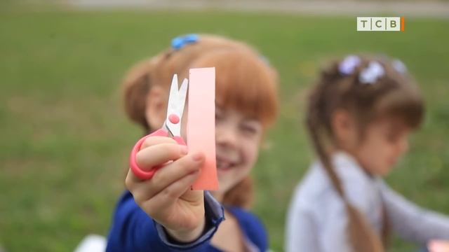 Как научить ребенка резать ножницами смотреть онлайн