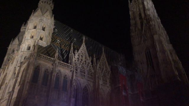 St. Stephen's Cathedral in Central Vienna, Austria смотреть онлайн