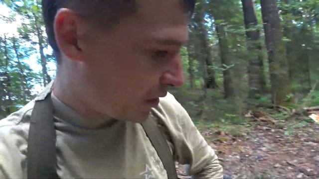 Живу один в лесу, Строю балаган смотреть онлайн