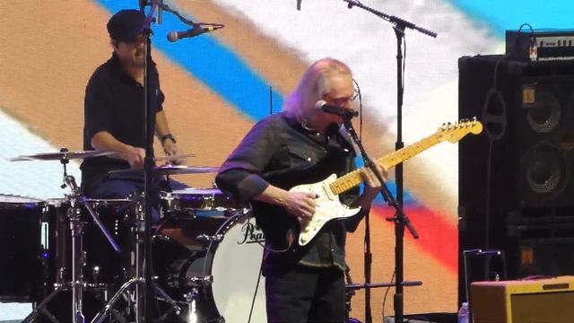 Sonny Landreth at Eric Clapton Crossroads Festival 2023 смотреть онлайн