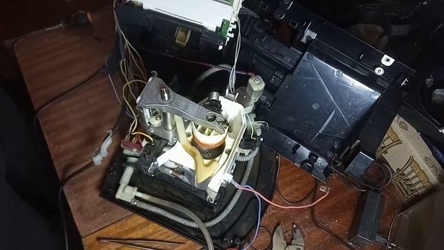 Течёт вода из кофемашины KRUPS. Решаем проблемму. смотреть онлайн