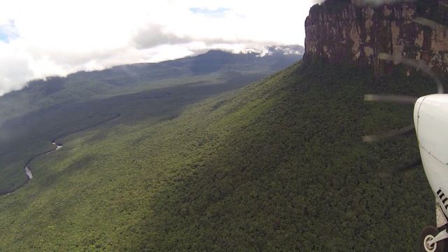 Полет к водопаду Анхель 1 часть, Flight to Angel Falls 1 part смотреть онлайн
