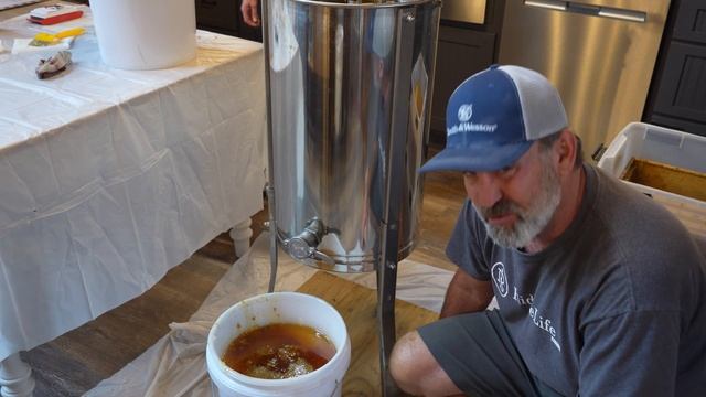 We Got CHASED OFF! | Final Honey Of The Year | Timifer Gon 'n Git It! смотреть онлайн