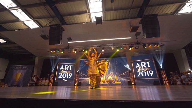 88 Зразковий хореографічний колектив "Сюїта" Монгольські статуетки FOLK DANCE Junior смотреть онлайн