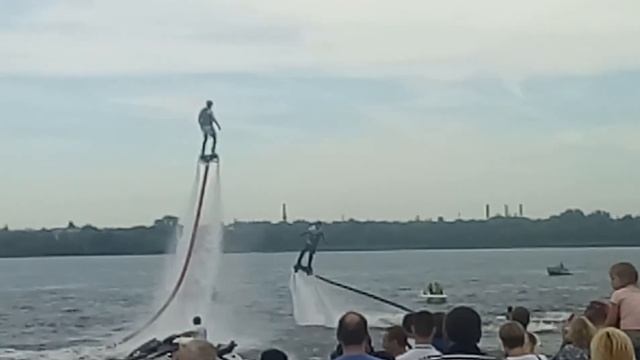Танцы на струя воды смотреть онлайн