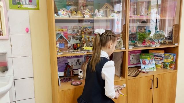Экскурсия по мини-музею от 2 Е класса смотреть онлайн