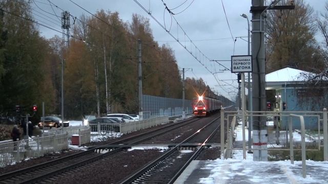 Электропоезд ЭТ2ЭМ-003 сообщением Санкт-Петербург - Зеленогорск прибывает на о.п. Репино смотреть онлайн