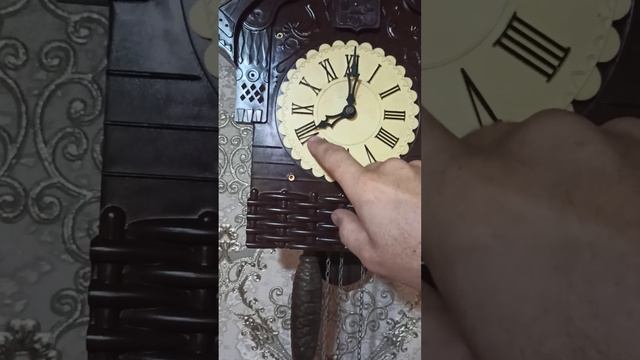 Как настраивать часы с кукушкой! смотреть онлайн