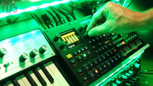 Air Moving - Digitakt, Bass Station 2, TG33, Microkorg XL - DAWless & Live смотреть онлайн