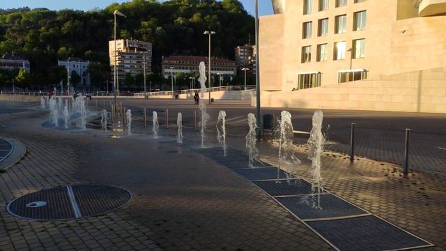 Fonte Museu Guggenheim Bilbao смотреть онлайн