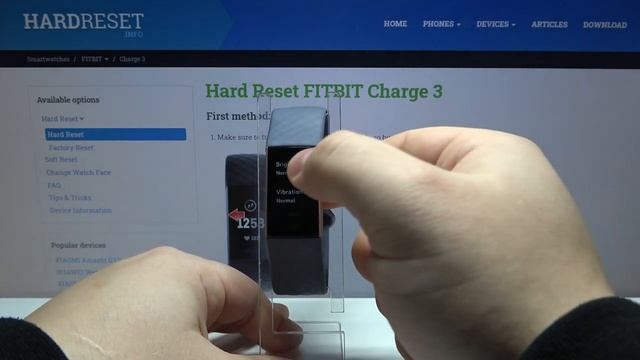 How to Change Screen Brightness in FITBIT Charge 3 – Customize Display Settings смотреть онлайн