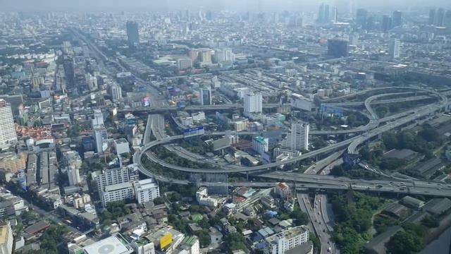 Дорожная развязка в Бангкоке Вид с Baiyoke Sky Hotel смотреть онлайн