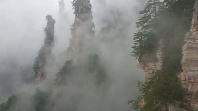 Down the Tianzi Mountain - AVATAR movie landscape - Zhangjiajie (China) смотреть онлайн