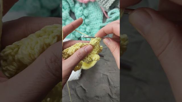 Шишечки крючком, пупирки гачком, як зв'язати гачком шишки, смотреть онлайн