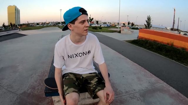 NEVLOG В СПБ. 2 КРУТЕЙШИХ СКЕЙТПАРКА. КАТАЮСЬ В ПИТЕРЕ смотреть онлайн