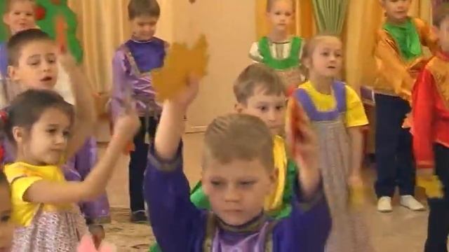 Танец "Осень - Золотой Листопад" на осеннем утреннике смотреть онлайн