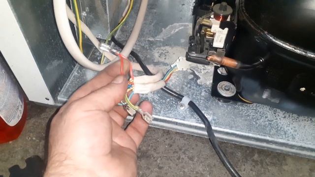 Ремонт холодильника , снятие, установка компрессора! Коммерческий холодильник Super16 FFSD .R290 смотреть онлайн