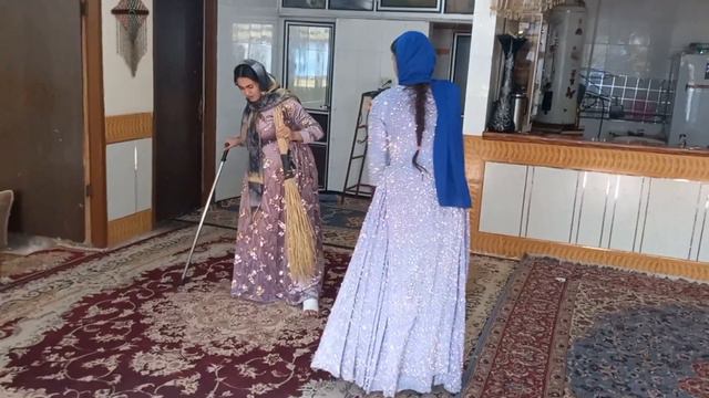 Threats and attempts: the conflict of two women to restore the house смотреть онлайн