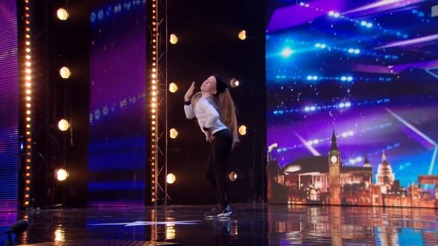 Paisley Kerswell brings the sass! | Week 1 Auditions | Britain’s Got Talent 2016 смотреть онлайн