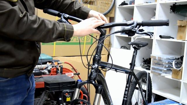 Как поднять руль на безрезьбовой вилке? Обзор спец приблуды. смотреть онлайн