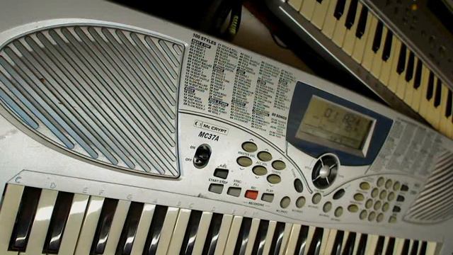 Mc Crypt MC37A (MC 37 A - sound and styles demonstration) HiQ sound смотреть онлайн