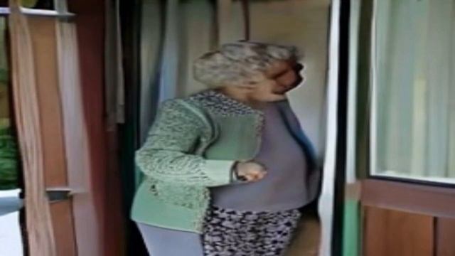 [AI] grandma beating door in the car смотреть онлайн