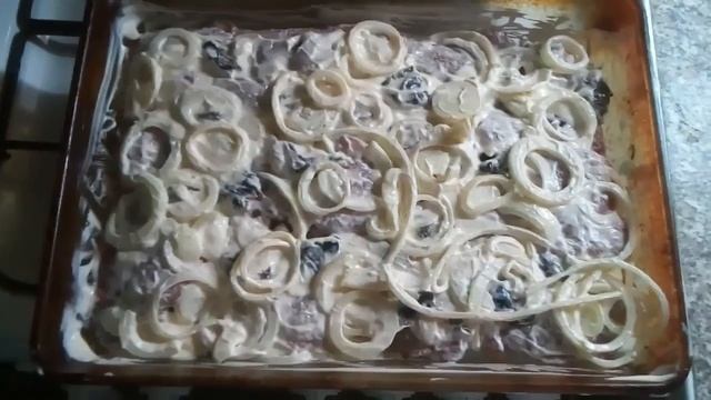 Мясо с картофелем и черносливом.... смотреть онлайн