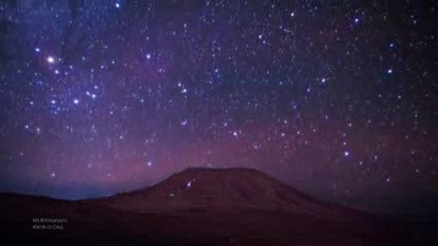 Звезды, ночное небо и гора Килиманджаро. смотреть онлайн