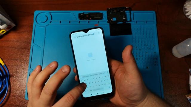 Замена экрана Xiaomi и глубокий разряд АКБ смотреть онлайн