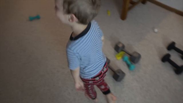 Balloon Popping Trick Shots | That's Amazing смотреть онлайн
