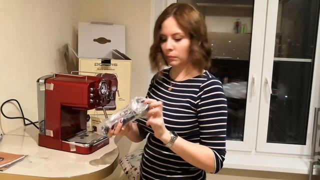 Распаковка кофеварки Polaris PCM 1531E Retro смотреть онлайн