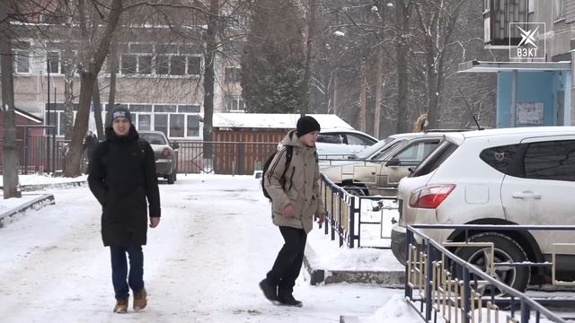 Дороги и парковки. «Чистый четверг» побывал в микрорайоне Новлянский смотреть онлайн