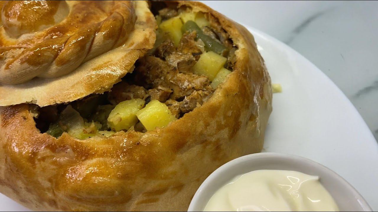 Как приготовить жаркое в горшочках из теста | Вкусный ужин смотреть онлайн