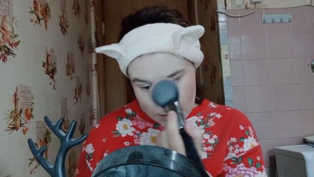ЛЕНИВЫЙ МАКИЯЖ ОДНОЙ КИСТЬЮ/ крашусь и болтаю: стресс и сон в декрете! смотреть онлайн