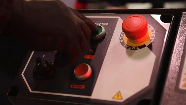 Замена ленточной пилы на станке Pilous смотреть онлайн