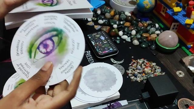 uncover your past lives oracle deck | Flip through смотреть онлайн