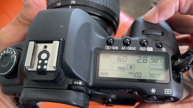 How turn the beep on or off on your Canon 5D Mark II смотреть онлайн