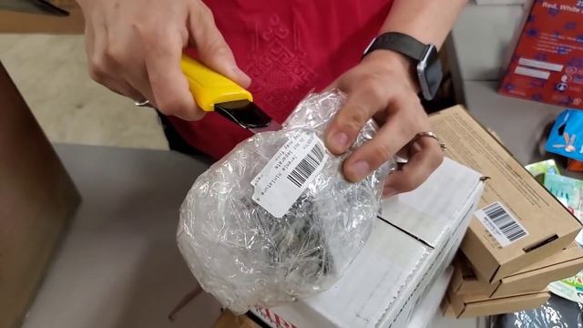 An Unboxing Fairytale - We Found Some Magical Items in These Boxes - Online Reselling смотреть онлайн