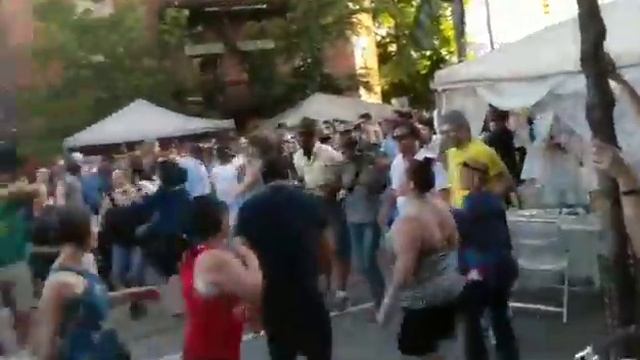 Casino Rueda Flashmob at DanceZone Dundas West Fest 2018 смотреть онлайн