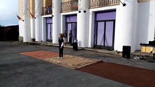 Стих "Зинка" автор Юлия Друнина. смотреть онлайн